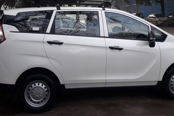 6 seater mahindra marazzo car hire delhi